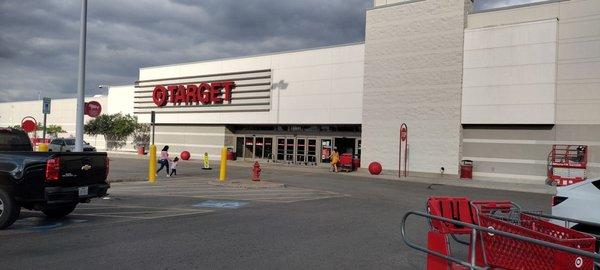 Entrance and parking lot with curbside delivery