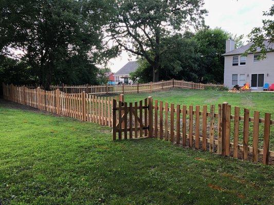 Picket fencing in Wonder Lake, IL By Premier Fencing, Inc.