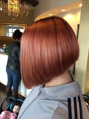 Dynamic color with a classic bob