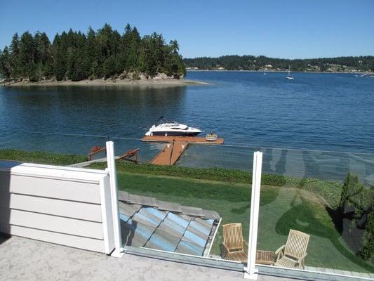 Topless Railing System on Duradek waterproof deck.