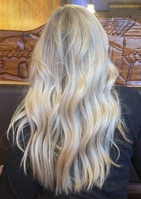 Pearly blonde