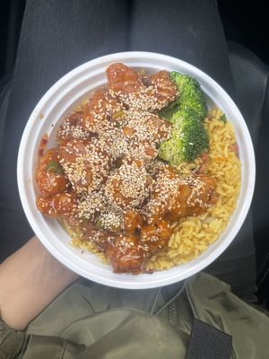 Sesame chicken lunch special !