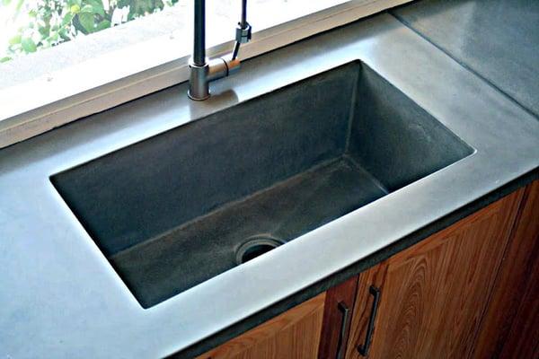 Concrete Countertop with a Seamless, Integral Farmhouse Concrete Sink