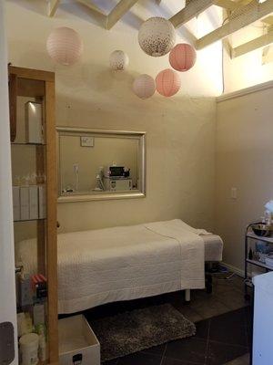 Skincare room - bed has a heat pad which is so nice and relaxing during cold seasons