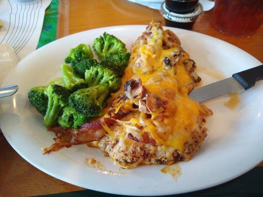 Cheesy bacon chicken