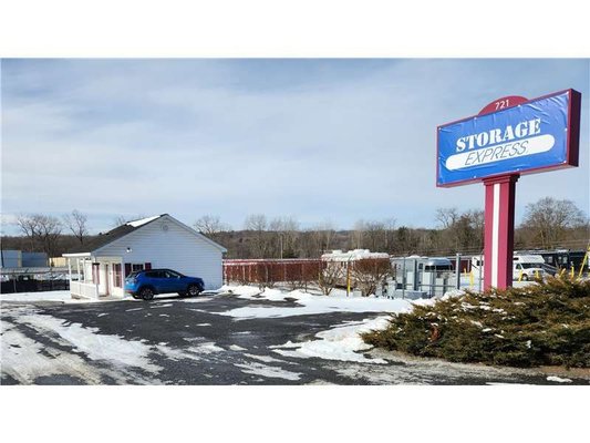 Beauty Image - Storage Express at 721 River Rd, Glenmont, NY 12077