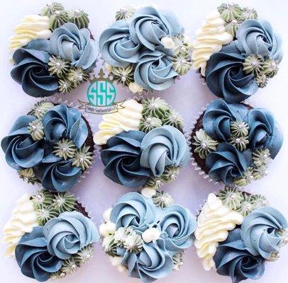 Mermaid style cupcakes. 
Can come in any color and flavor option. 
Need a dozen 
shoot me a message today?