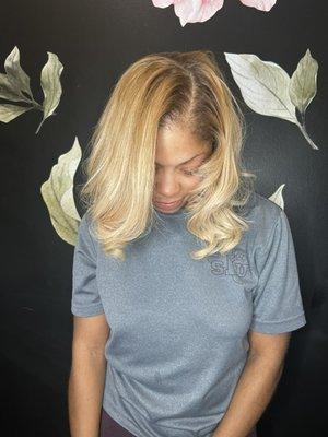 Blonde highlight and silk press