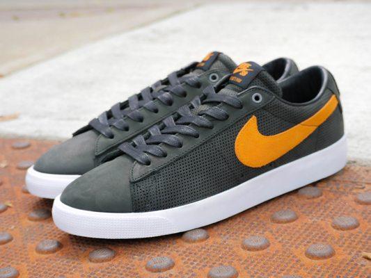 Cats Paw Saloon x Nike SB Blazer Low