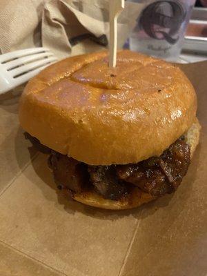 Burnt end's sandwich