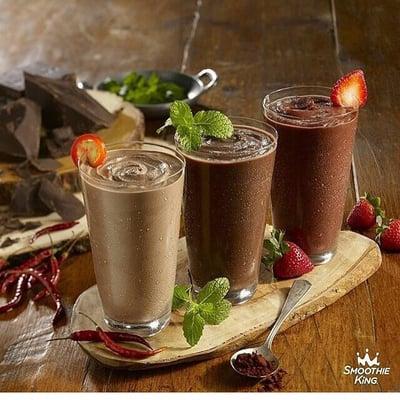 These chocolate protein shakes are delicious & good for you! #smoothiekingnwa