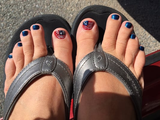 Patriotic toes by Express Nails