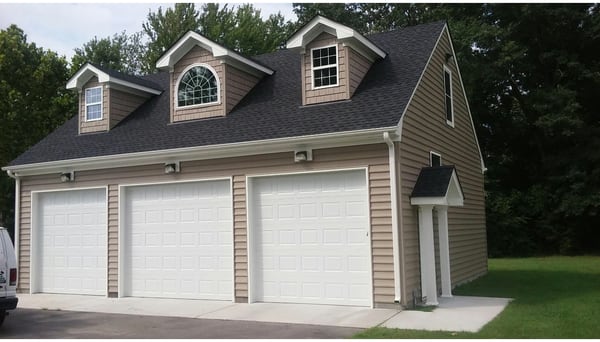 Detached garage