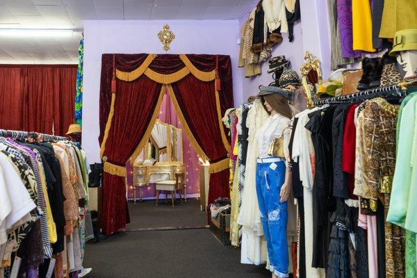 Women's Vintage Clothing