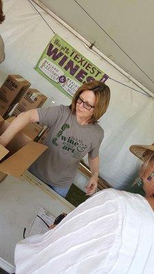 Texas Wine & Rogue Art Fest (Salado) - hey, I know this hottie!