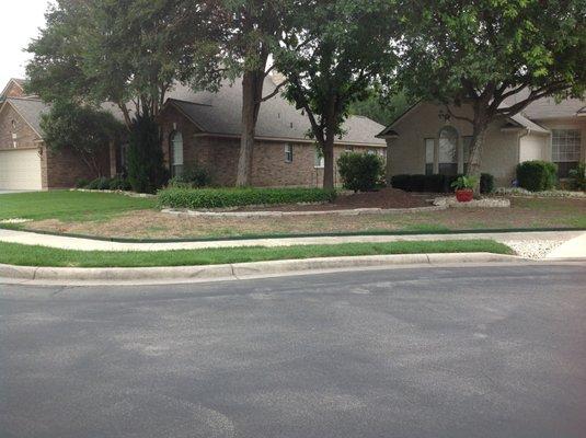 4-way top soil from Quality Organics Soil  WHITE ROCKS IN TOP DRESSING DELIVERED THIS WAY.