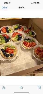 Mini fruit tarts