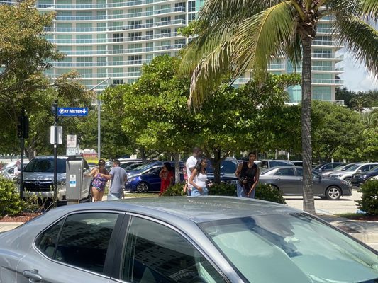 9 N Pompano Beach Blvd Parking