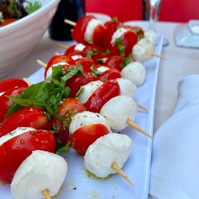 Mozzarella Caprese
Beefsteak tomato, fresh mozzarella with EVOO & basil. Delicious.