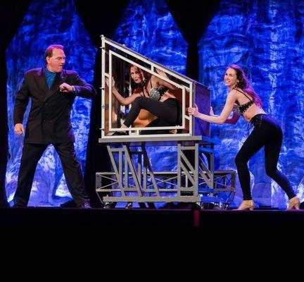 Keith West's Illusioneers - Award-Winning Magical Illusion Show