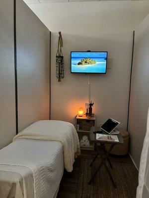 The room where you receive your biofeedback frequency therapy is cozy and has access to Netflix, Disney+, and bluetooth headphones!