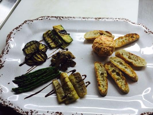 Mixed grilled veggie plate & I Mento cheese with grilled baguettes