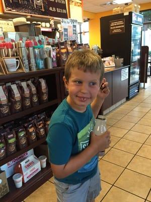 Zacky in front of the counter