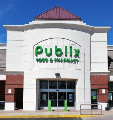 This is the Publix storefront.  Photo taken March 25, 2018.