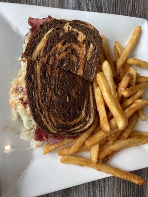 Lucky O' Rueben Sandwich