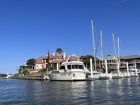 Waterford Harbor Yacht Club & Marina