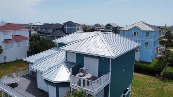 beautiful standing seam metal roof in galveston tx for one of our happy customers.