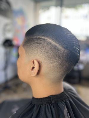 Low-mid skin fade