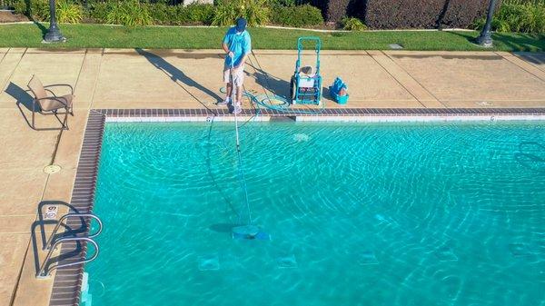 We service commercial pools too!