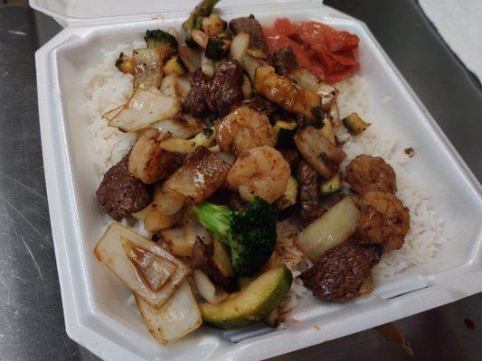 Hibachi steak/shrimp w/fried rice