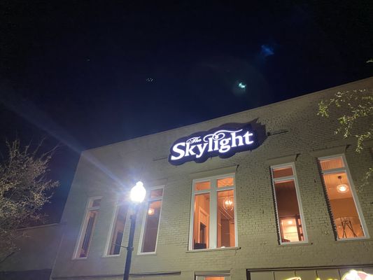 The Historic Skylight,
a newly renovated, affordable and luxury themed boutique hotel that offers a memorable stay in Downtown Greenville