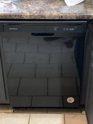 Nice, clean installation on a simple but effective dishwasher.