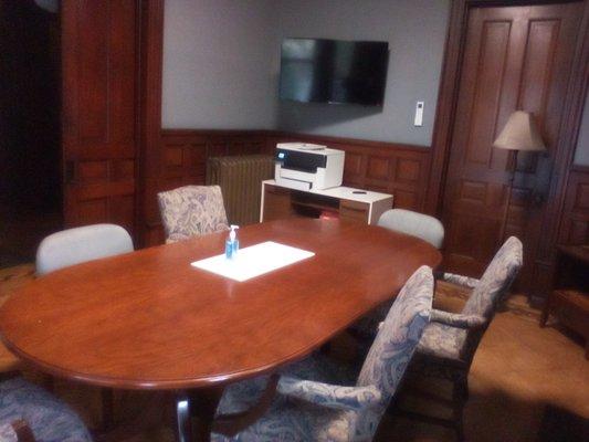 Newark Foundry Conference Room Offering a Private Space for Notary Services.