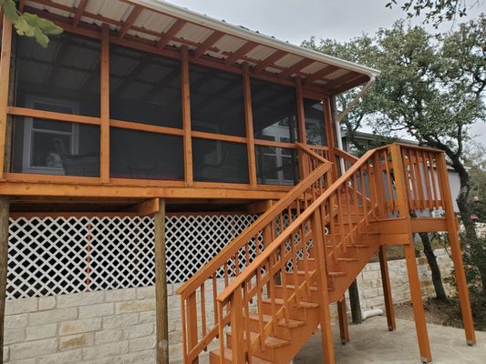 screened elevated porch/patio