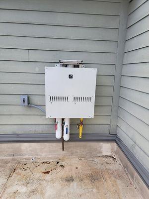 Tankless gas water heater install