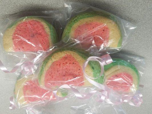 Adorable 'watermelon slice' sugar cookies! (Way cuter than my terrible photo!)