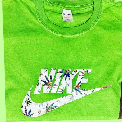 XL, Apple green T-shirt w/Nike logo