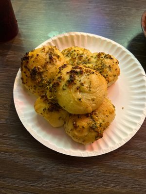 Garlic knots