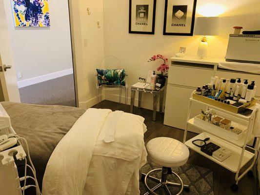 Allure By Lindy treatment room.