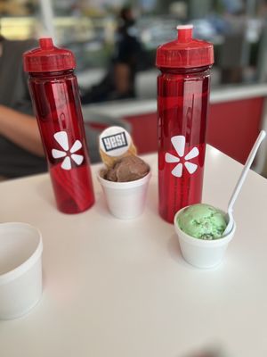 Pistachio ice cream is in a kiddie cup, and the chocolate one is a medium cup