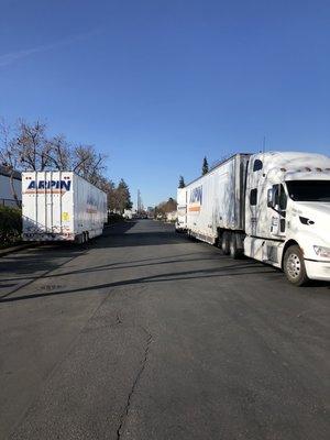 Long distance moving trucks