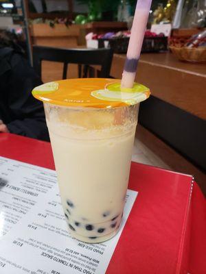 Mango boba tea with tapioca