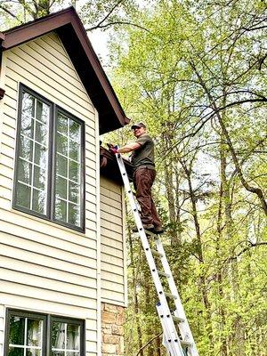 Clean gutters