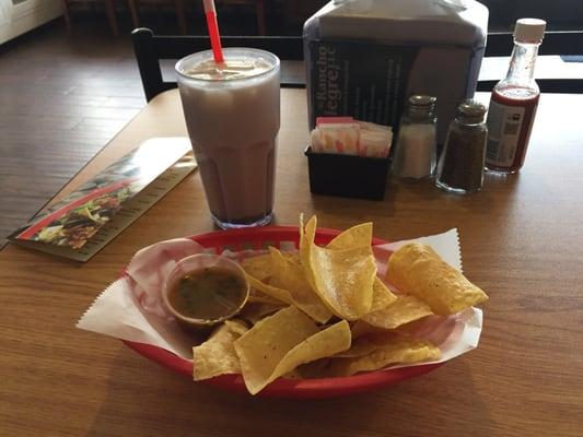 The orchato (?) drink is sweet but delicious. Chips and salsa complimentary with the entree I ordered.