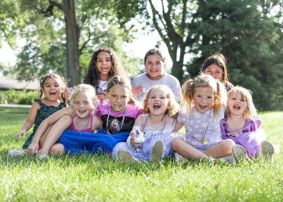 group photography of children.