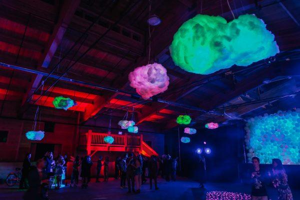 Big Green event - Aspen: LED Clouds Balloon Hive